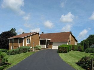 3818 Buckhorn Dr, Crystal Lake, IL 60012