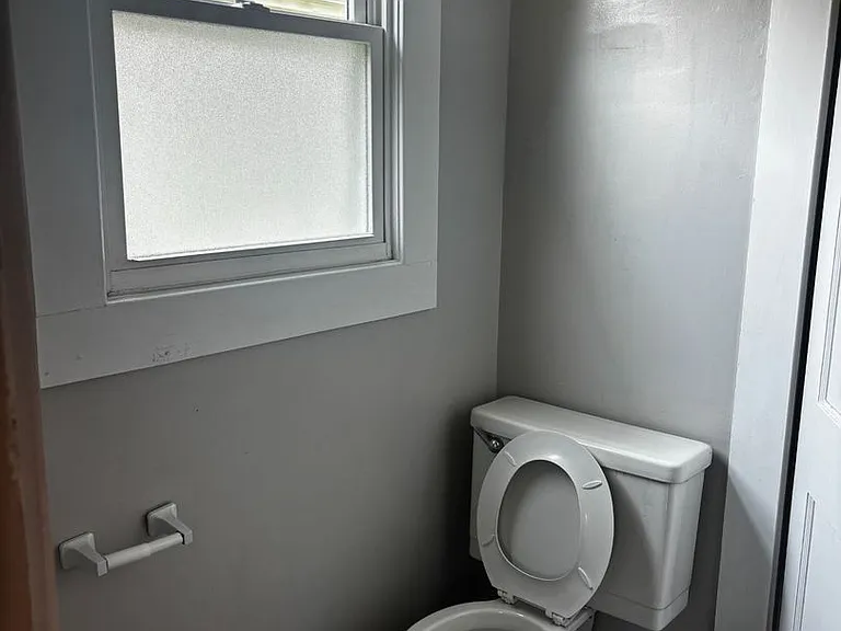 422 Wedeking Ave — Photo 8