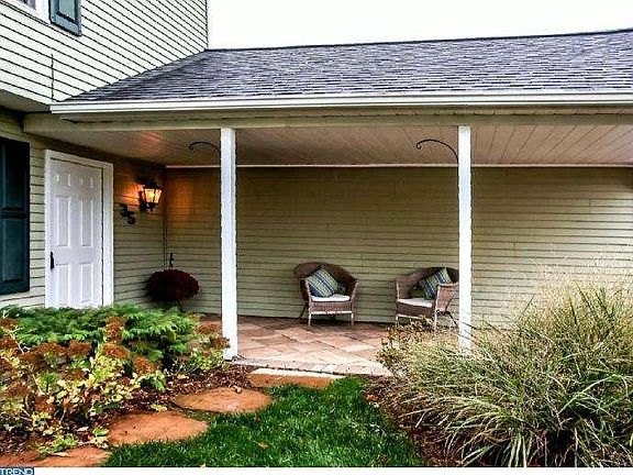 3rd image of 35 Cambridge Ct
