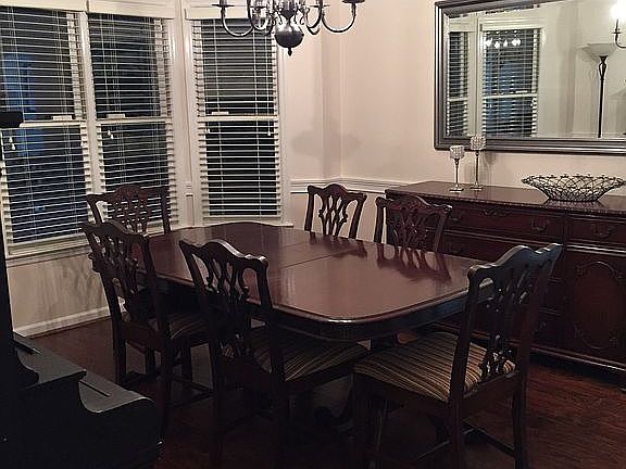 Formal dining room 