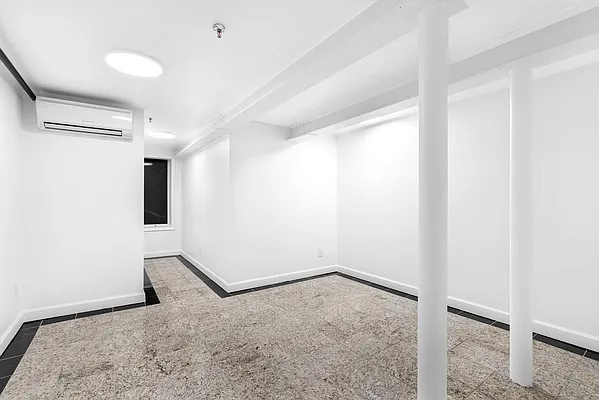 Rented by Compass | media 25