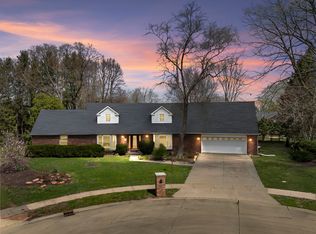 1908 Woodfield Rd, Champaign, IL