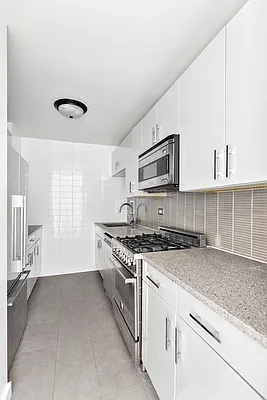 Rented by Compass | media 23