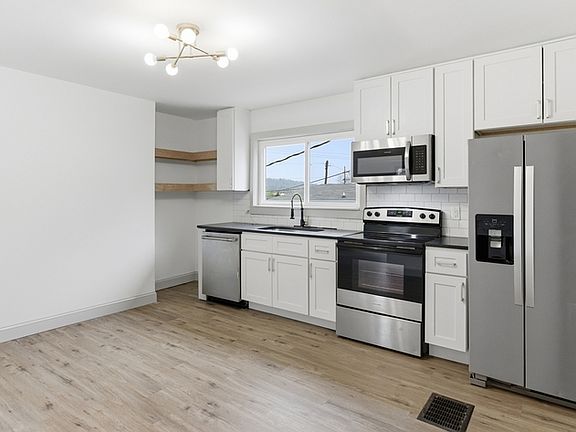 4th image of 944 Murphy Ave #A
