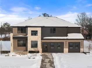 23873 Sawgrass Dr, Macomb, MI 48042