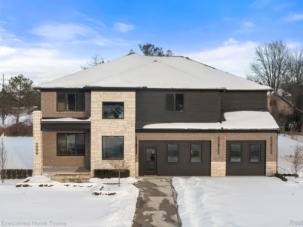 23873 Sawgrass Dr, Macomb, MI 48042