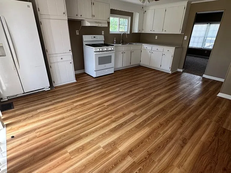 7801 Morgan Rd — Photo 7