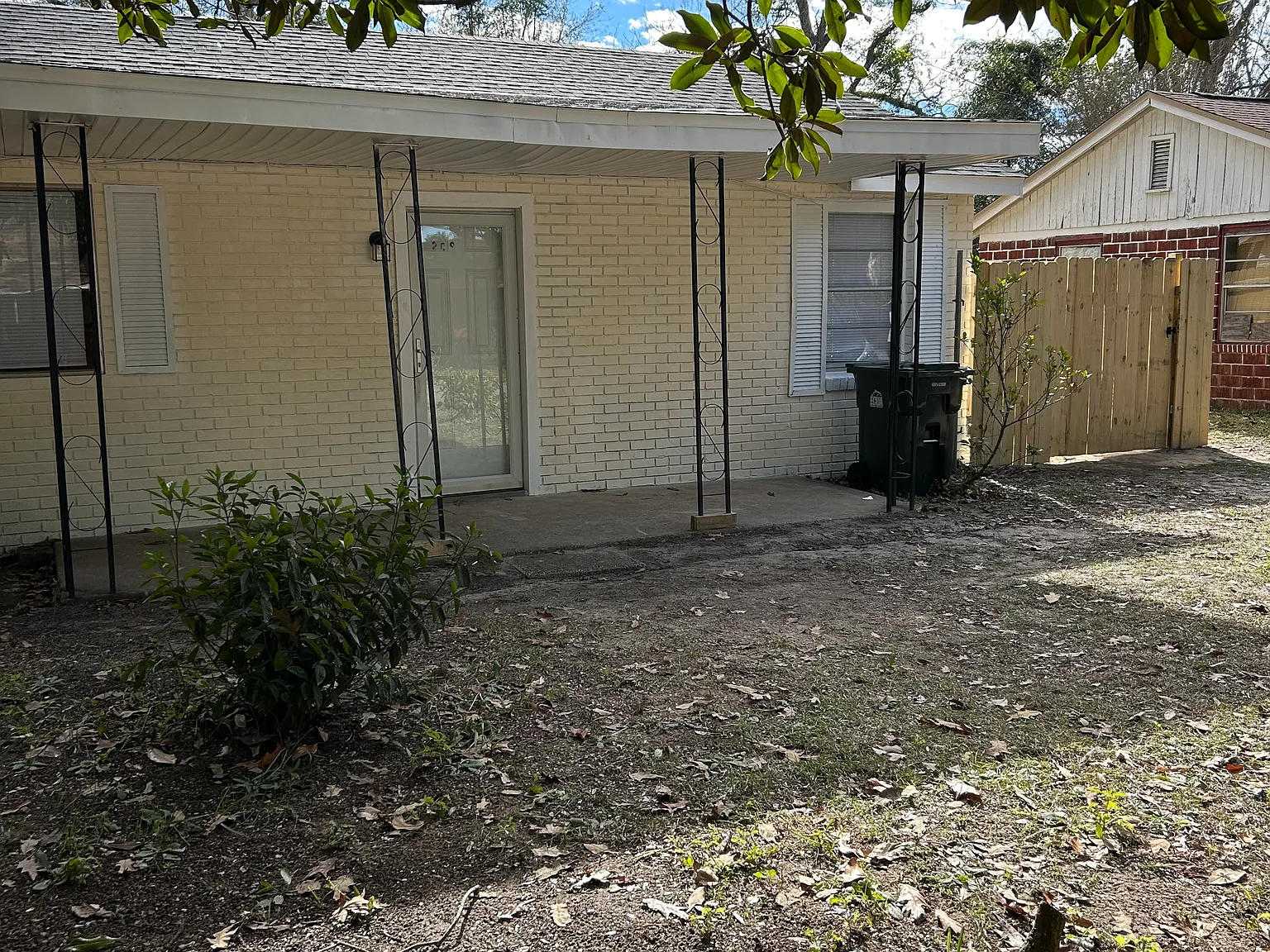 2 bed, 833 sqft, $1,450 — Photo 1
