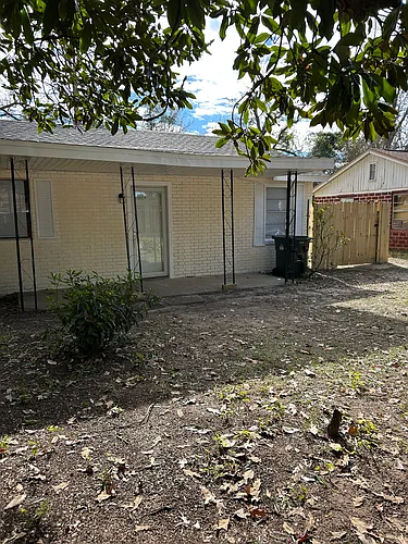 209 Carver St Photo 1