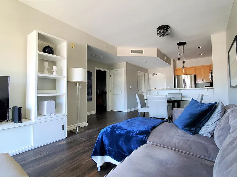 450 J St #7151 — Photo 12