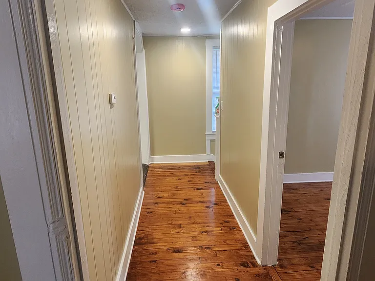 118 W 54th St #B — Photo 10