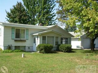 3878 Waldon Rd, Lake Orion, MI 48360