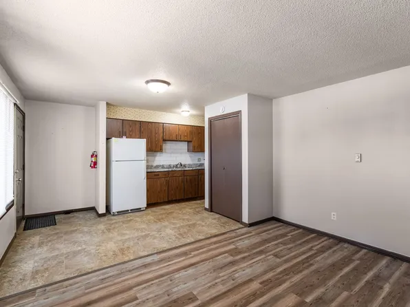 Plum Street Apartments, 375 Plum St NE #8, New Albin, IA 52160