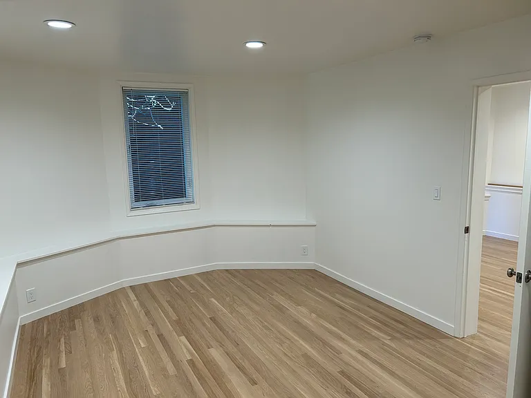 788 Ashbury St — Photo 7