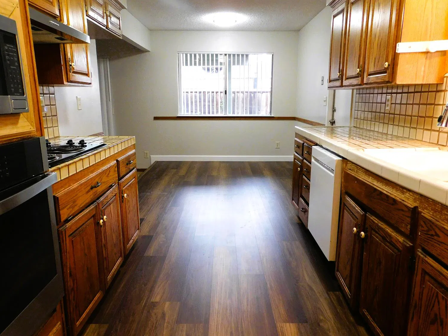 3 bed, 1219 sqft, $2,350 — Photo 3