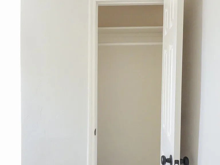 2639 N Fontana Ave — Photo 33