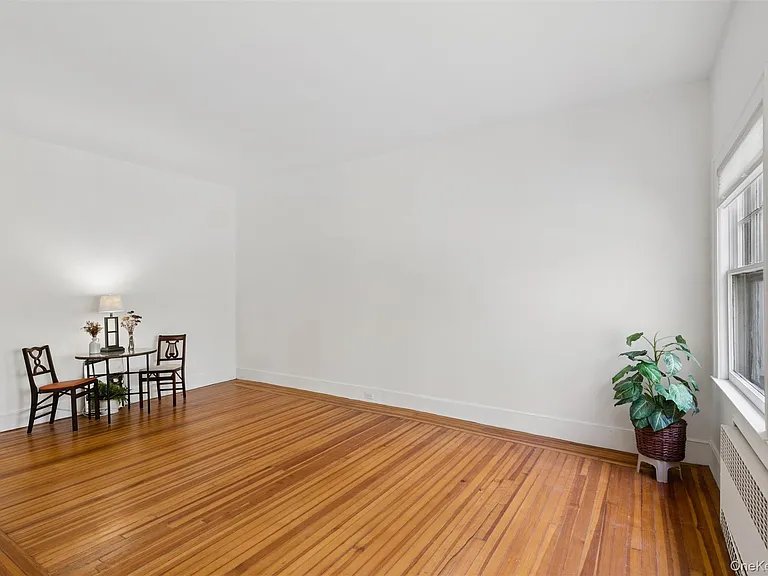 208A Wheatley Rd — Photo 9