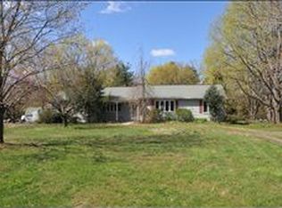 1 Rosemary Ln, Lebanon, NJ 08833