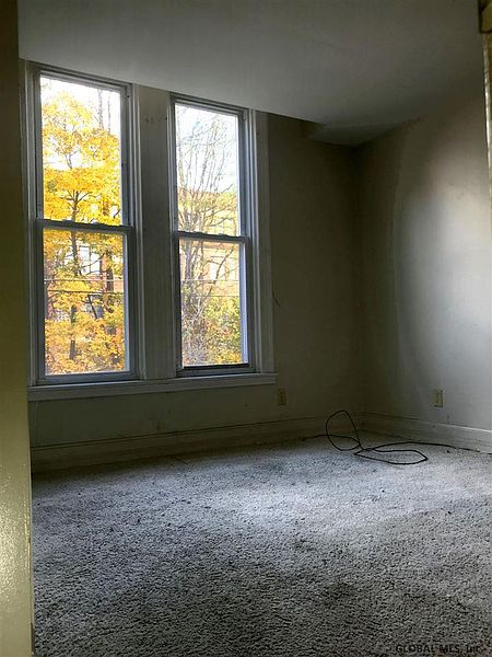2nd image of 8 ELIZABETH Street