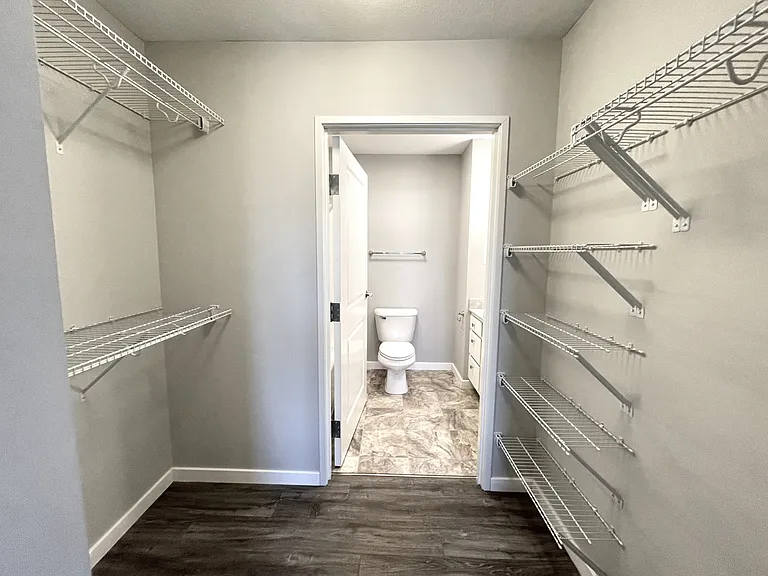 511 Cavalier Dr — Photo 16