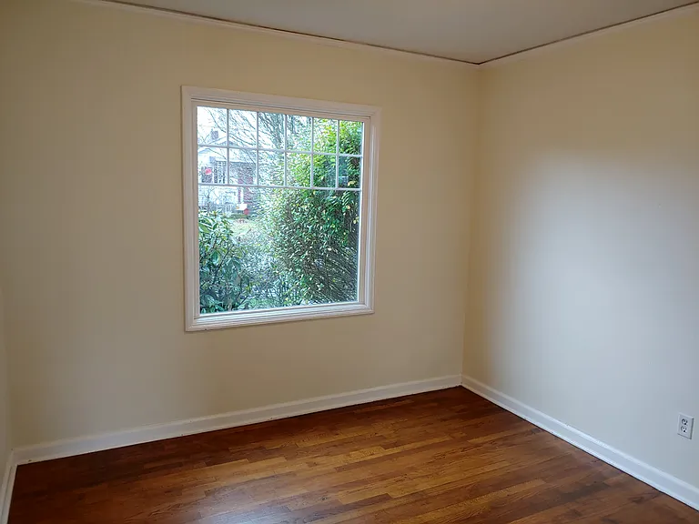 1002 N Watts St — Photo 15