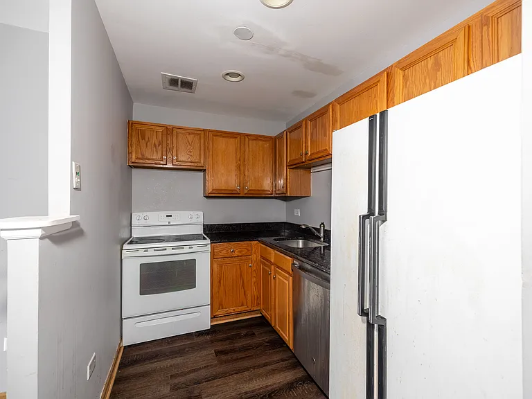607 W Wrightwood Ave #313 — Photo 5
