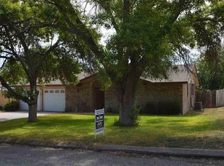 102 King Johns Pl, Del Rio, TX 78840