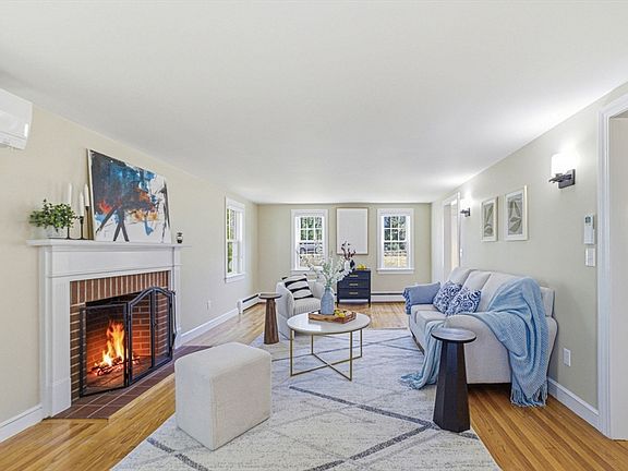 4th image of 12 Joseph Reed Ln