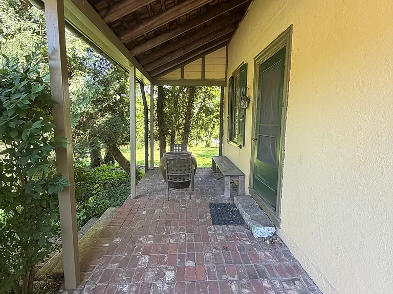 Private Porch area
