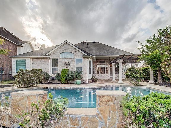 2nd image of 5919 Garden Hills Dr