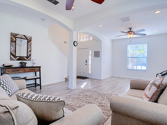 3rd image of 2287 Crofton Ave