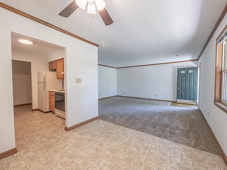 10836 Country Club Rd — Photo 6
