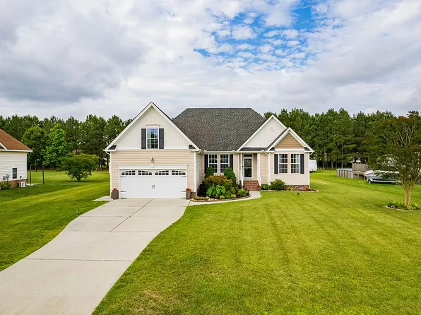 231 Moyock Landing Dr, Moyock, NC 27958