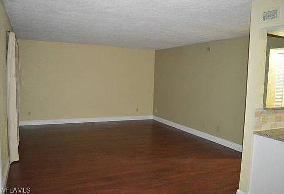 4th image of 4627 Bayshore Dr APT I3