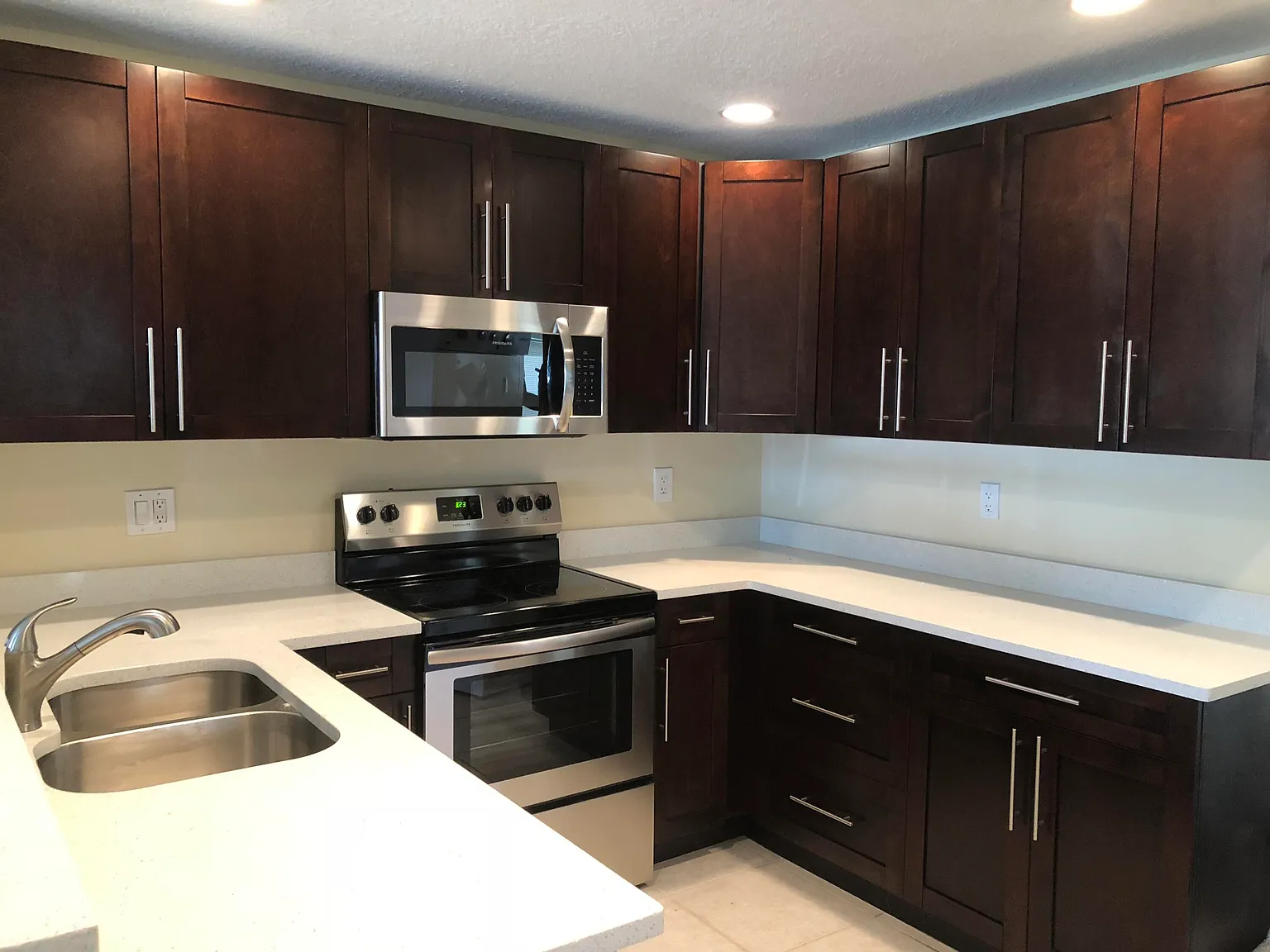 4 bed, 2.0 bath, 1270 sqft, $3,800 — Photo 2