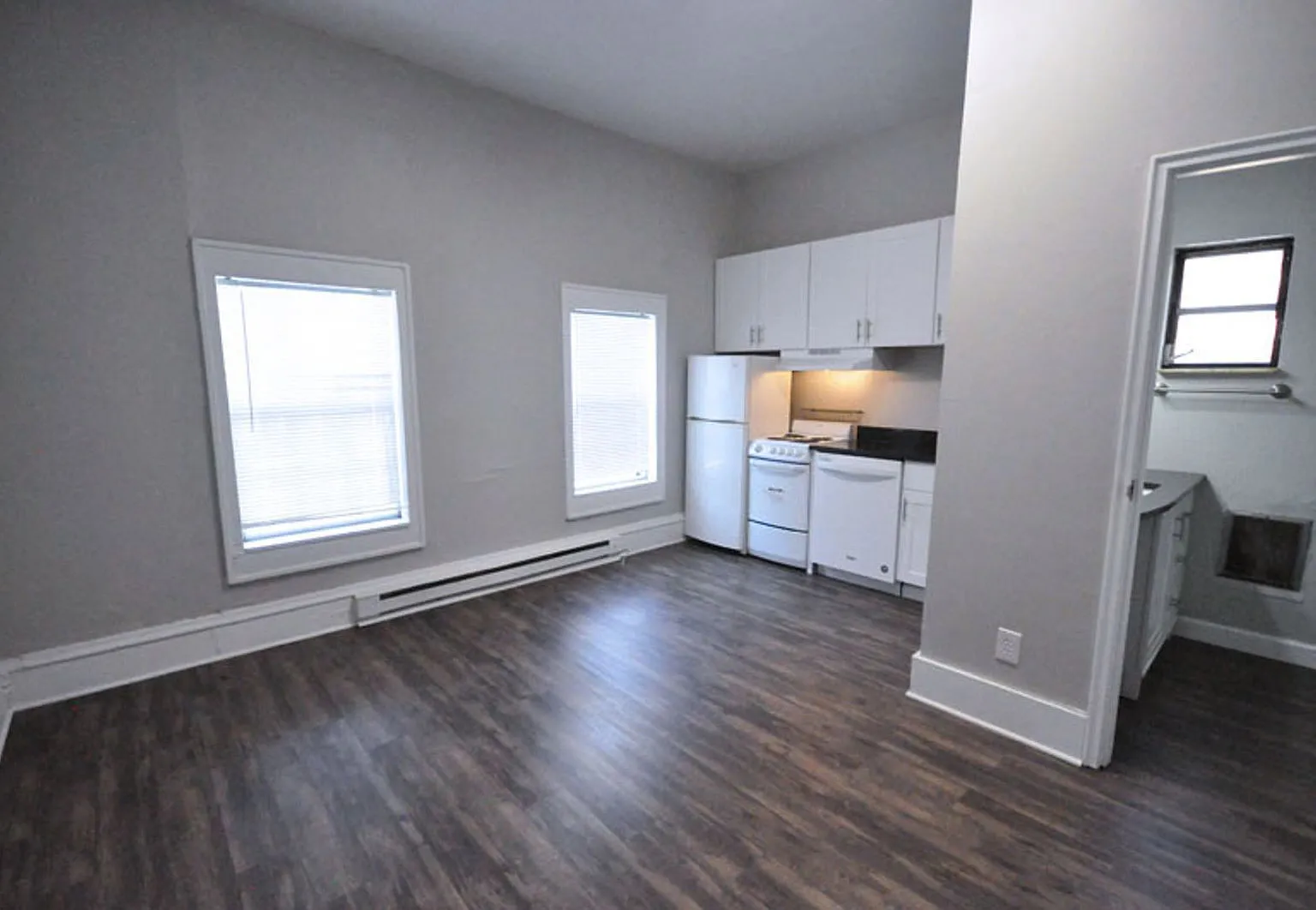 Studio, 1.0 bath, $995 — Photo 4