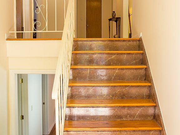 3rd image of 1524 Nepperhan Ave