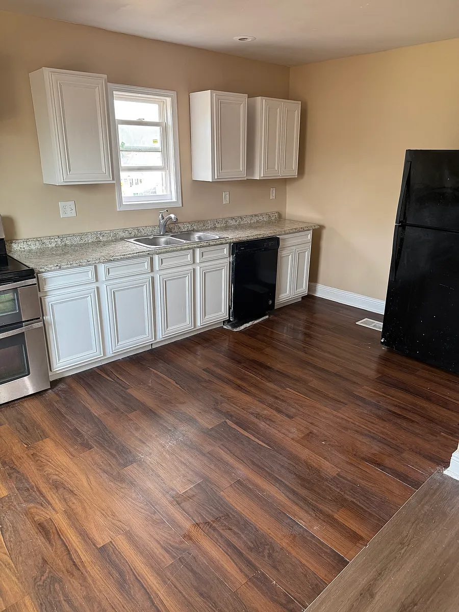 Building Photo - 384 Sunset Ave NW #5