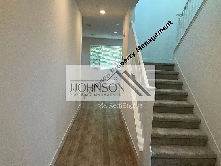 405 Avendale Dr — Photo 9