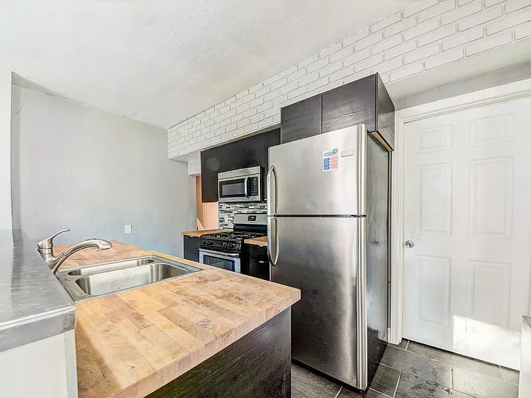 311 Boggs Ave — Photo 6