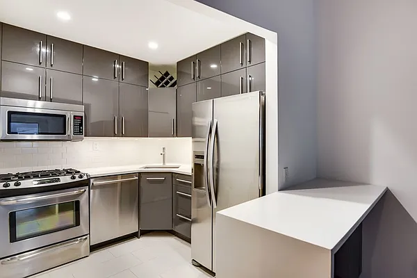 Sold by Compass | media 17