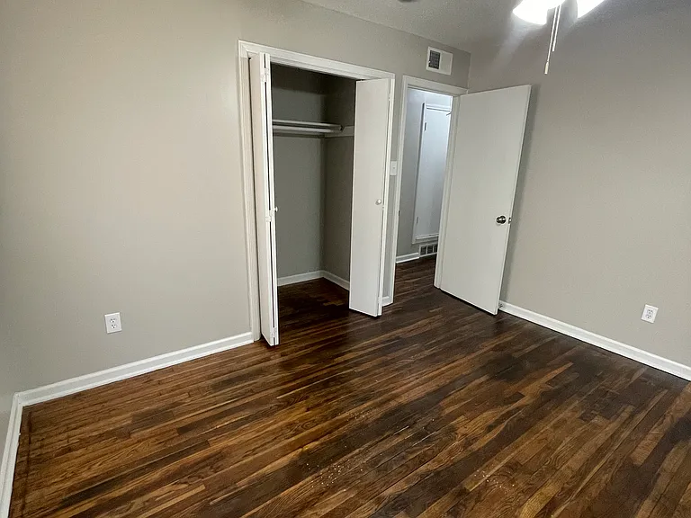 1358 Bennington Dr — Photo 9