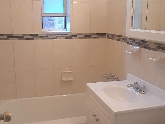 3rd image of 6255 Broadway APT 4C