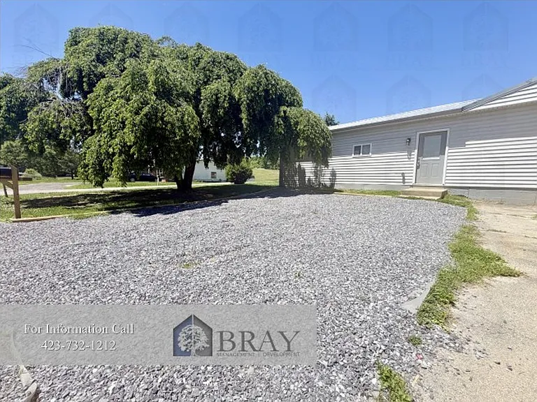 307 Honeysuckle Dr — Photo 6