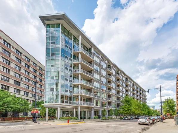 845 N Kingsbury St Unit 305, Chicago, IL 60610