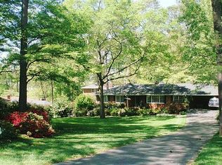 729 Starlight Dr NE, Sandy Springs, GA 30342