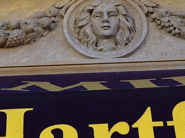 2 S Hartford Ave, Atlantic City, NJ 08401