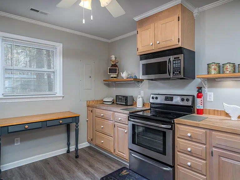 7602 Beechwood Dr — Photo 13