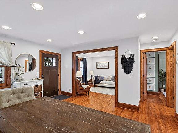 5th image of 2829 Hampshire Ave S