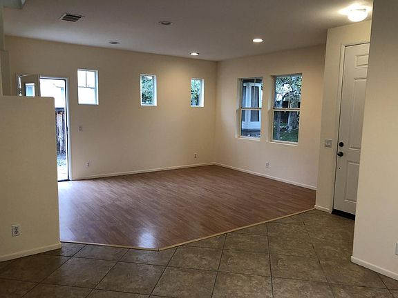 3rd image of 1380 Estel Dr